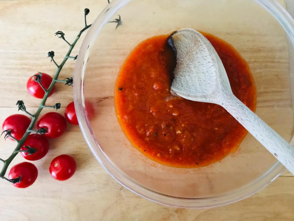 boll of tomato sauce
